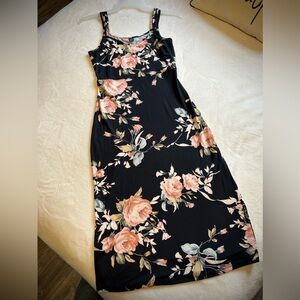 Women’s dress, size medium. Beautiful dress, excellent condition
